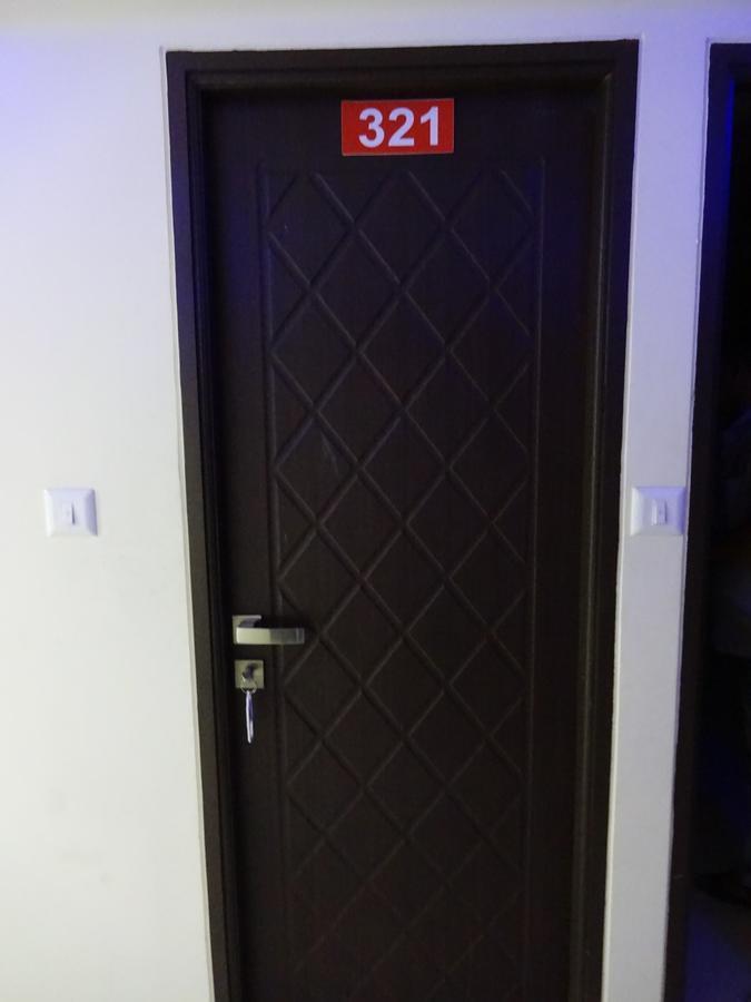 Hotel Royal Inn Ahmadábád Kültér fotó